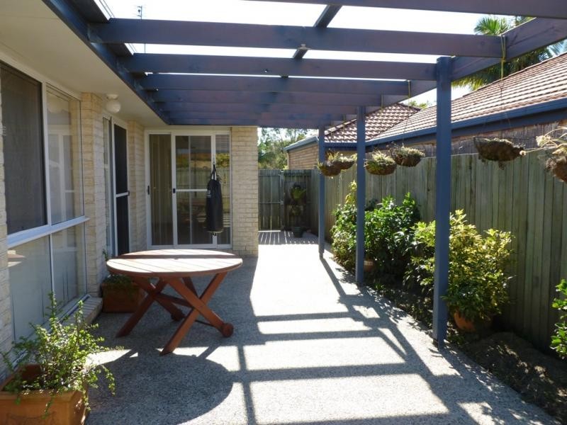 8 Honeymyrtle Court, Mountain Creek QLD 4557