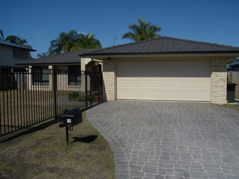 18 Baltimore Place, Kuluin QLD 4558