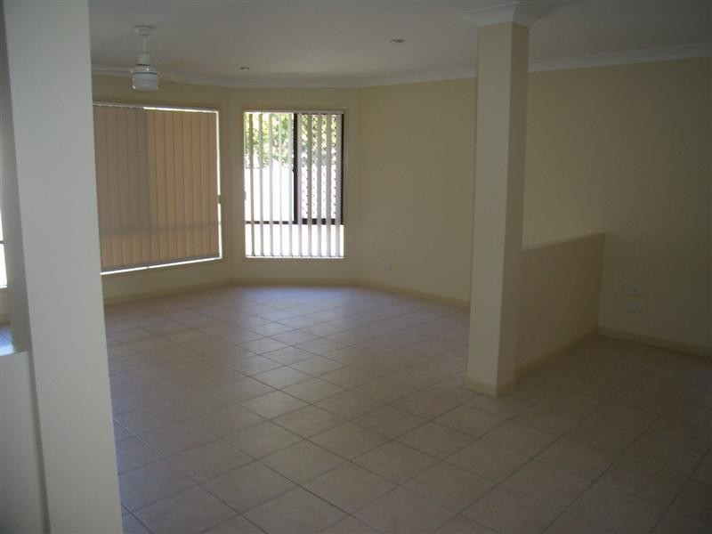 18 Baltimore Place, Kuluin QLD 4558