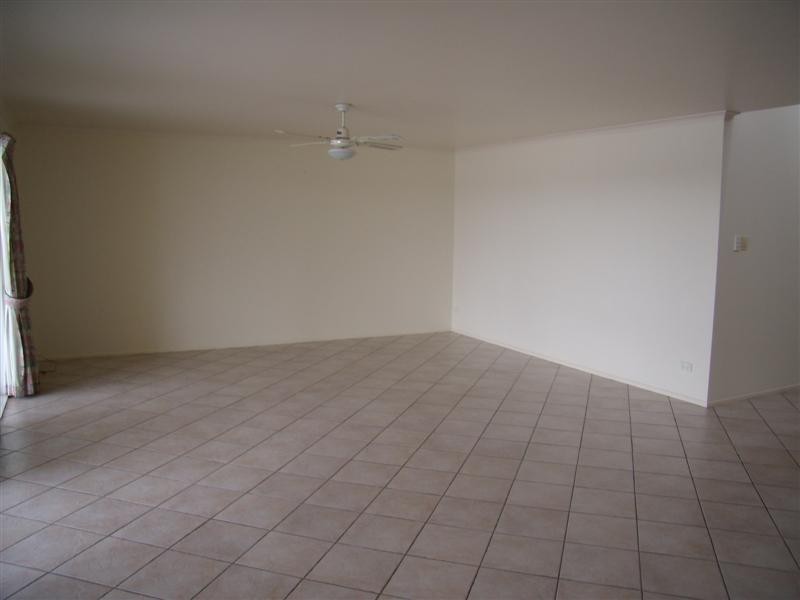 2/267 Bradman Avenue, Maroochydore QLD 4558