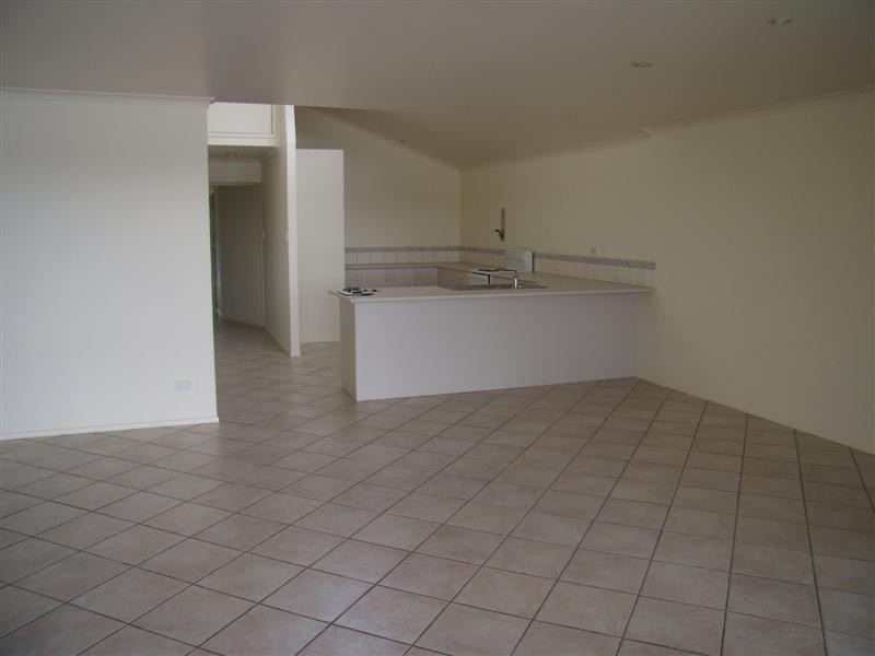 2/267 Bradman Avenue, Maroochydore QLD 4558