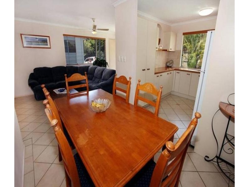 31 Oloway Crescent, Alexandra Headland QLD 4572