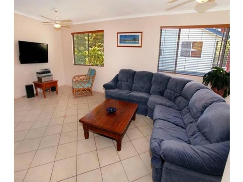 31 Oloway Crescent, Alexandra Headland QLD 4572