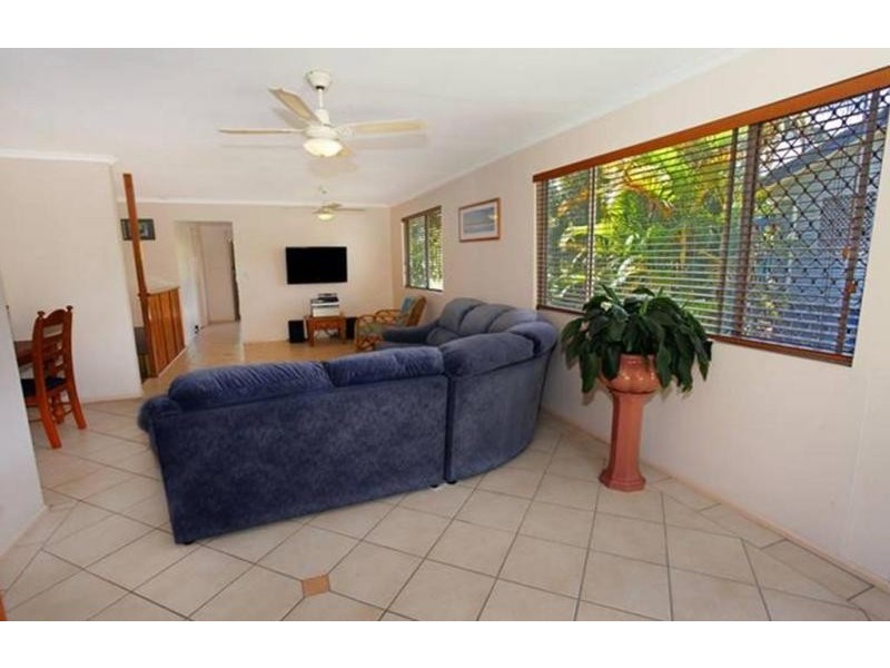 31 Oloway Crescent, Alexandra Headland QLD 4572