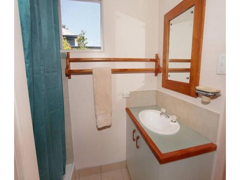 31 Oloway Crescent, Alexandra Headland QLD 4572