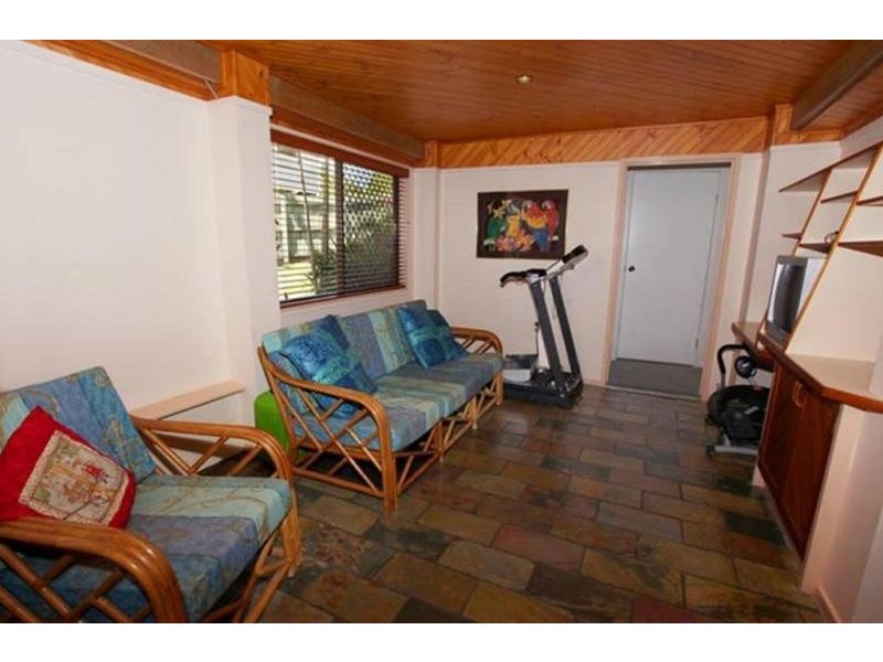 31 Oloway Crescent, Alexandra Headland QLD 4572