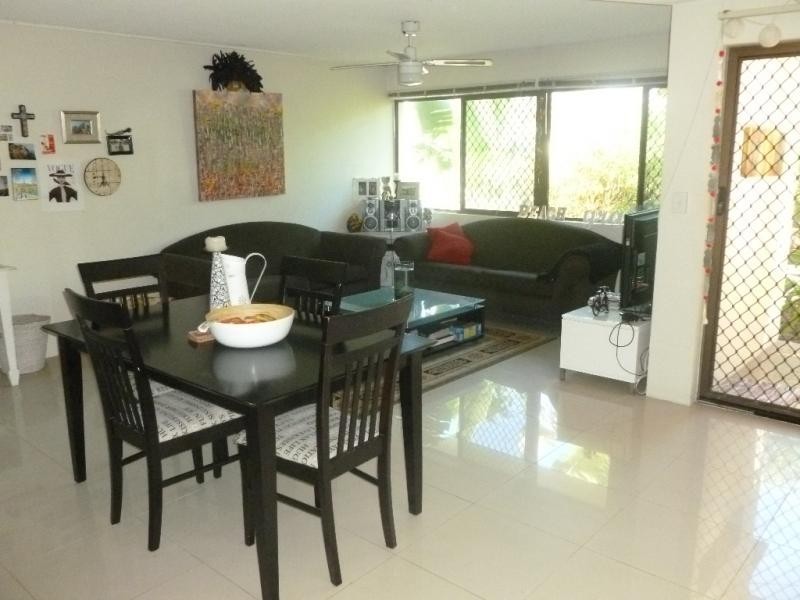 2/77 Buderim Avenue, Mooloolaba QLD 4557