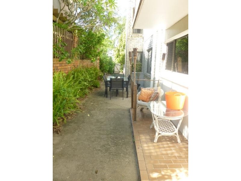 2/77 Buderim Avenue, Mooloolaba QLD 4557