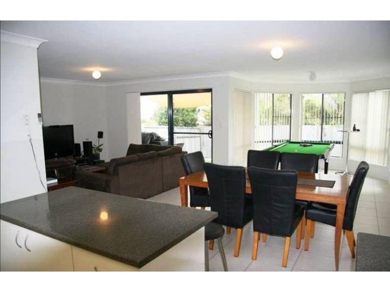 10 Domatia Place, Kawana QLD 4701