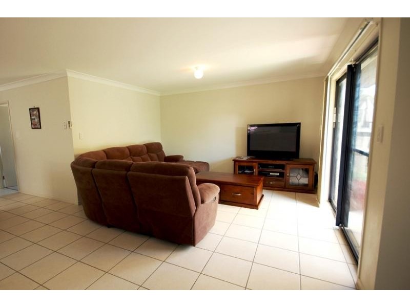 10 Domatia Place, Kawana QLD 4701