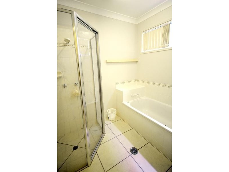 10 Domatia Place, Kawana QLD 4701