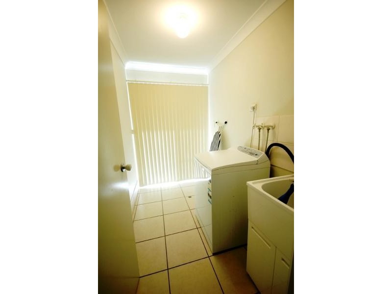 10 Domatia Place, Kawana QLD 4701