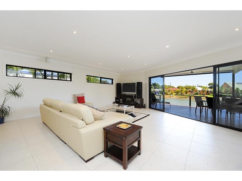 9 Kononda Crt, Mooloolaba QLD 4557