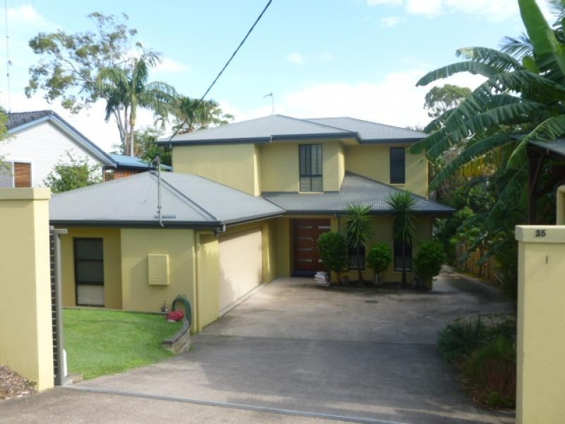 35 Oloway Crescent, Alexandra Headland QLD 4572