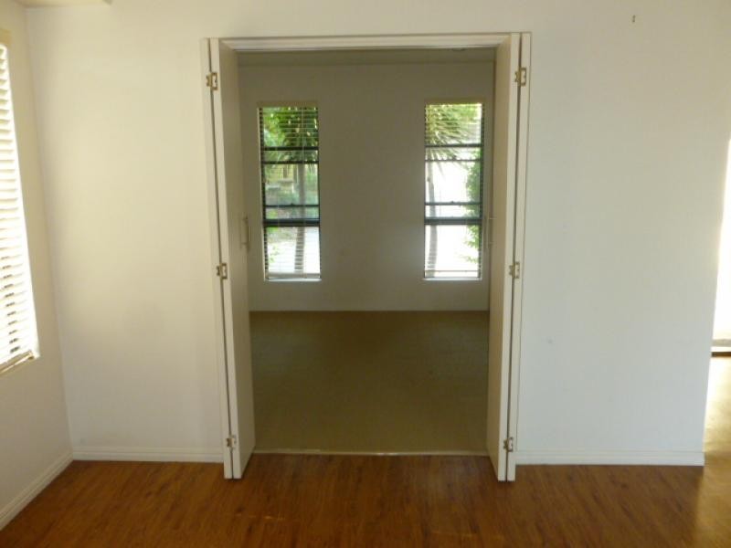 35 Oloway Crescent, Alexandra Headland QLD 4572