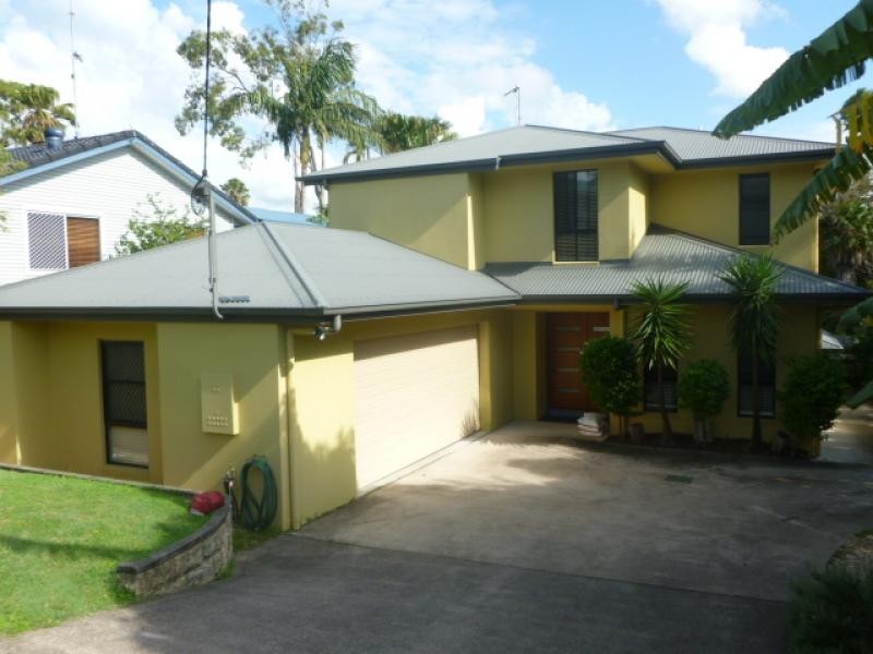 35 Oloway Crescent, Alexandra Headland QLD 4572