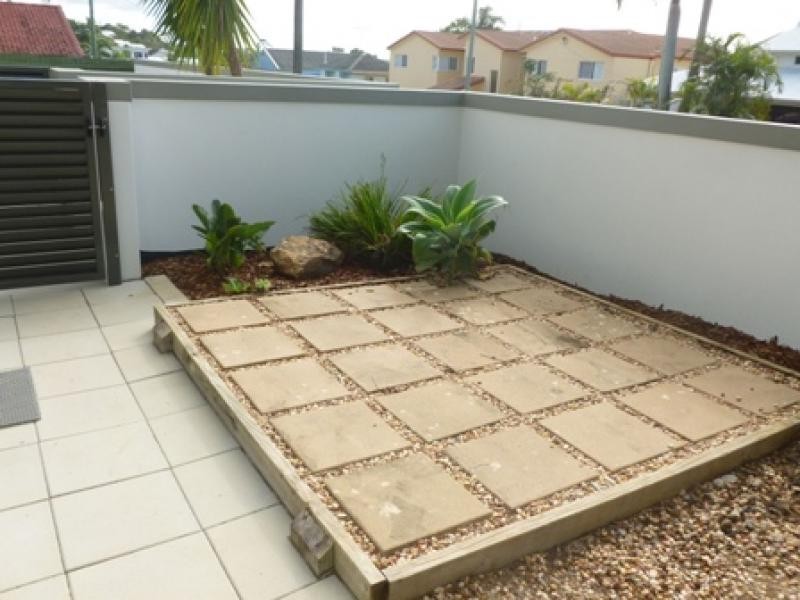 1/37 Buderim Avenue, Mooloolaba QLD 4557