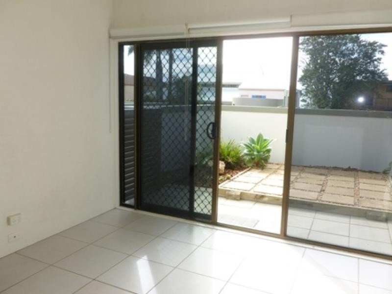 1/37 Buderim Avenue, Mooloolaba QLD 4557