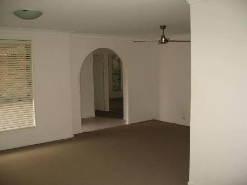 2 Bangalow Street, Minyama QLD 4575