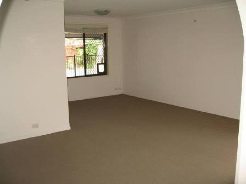 2 Bangalow Street, Minyama QLD 4575