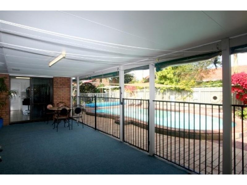 2 Bangalow Street, Minyama QLD 4575