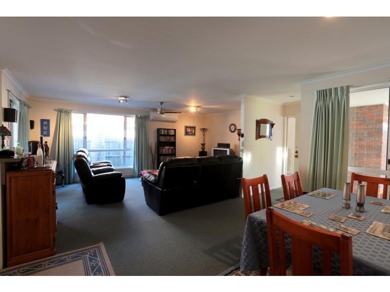 2/2 Camphor Court, Mooloolaba QLD 4557