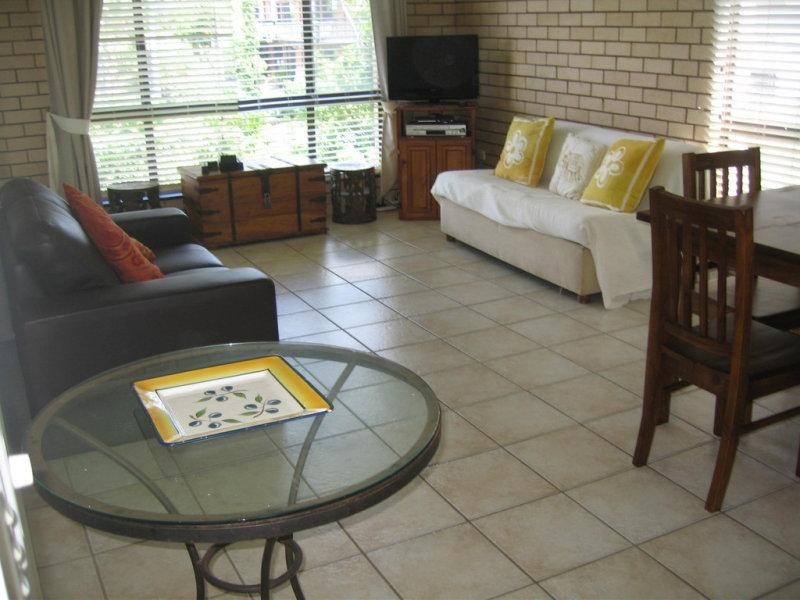 8/17 Goonawarra Drive, Mooloolaba QLD 4557