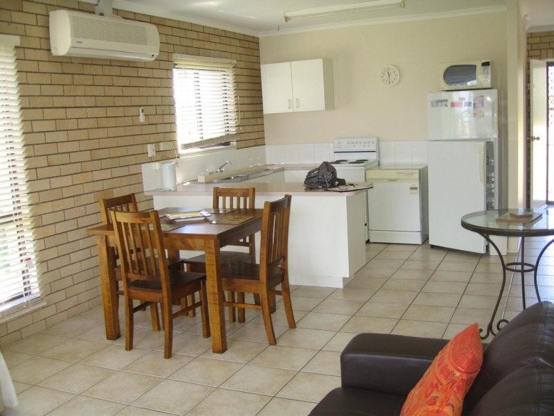 8/17 Goonawarra Drive, Mooloolaba QLD 4557