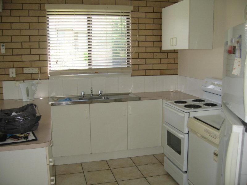 8/17 Goonawarra Drive, Mooloolaba QLD 4557