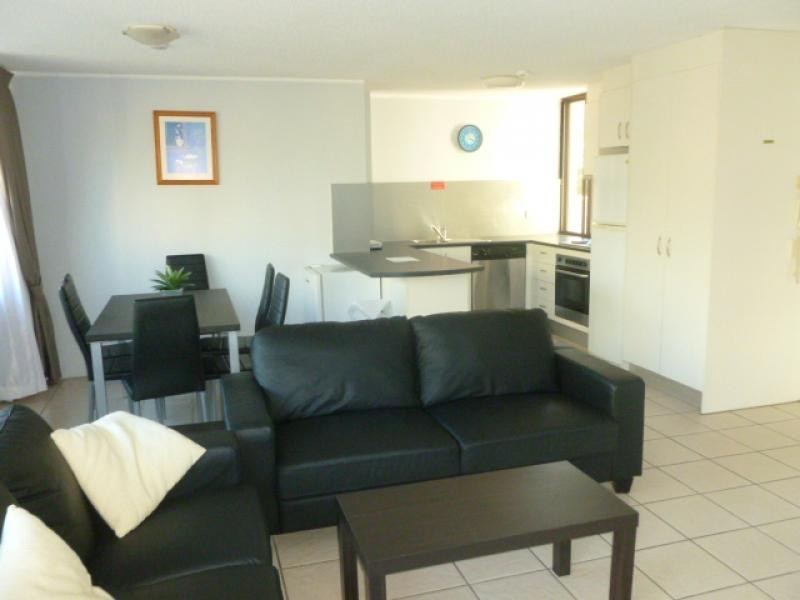 4/2 Maroubra Street, Maroochydore QLD 4558