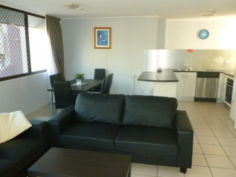 4/2 Maroubra Street, Maroochydore QLD 4558