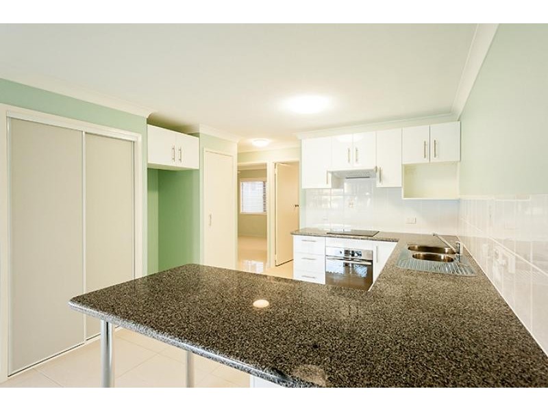 1-4/16 Muraban, Mooloolaba QLD 4557