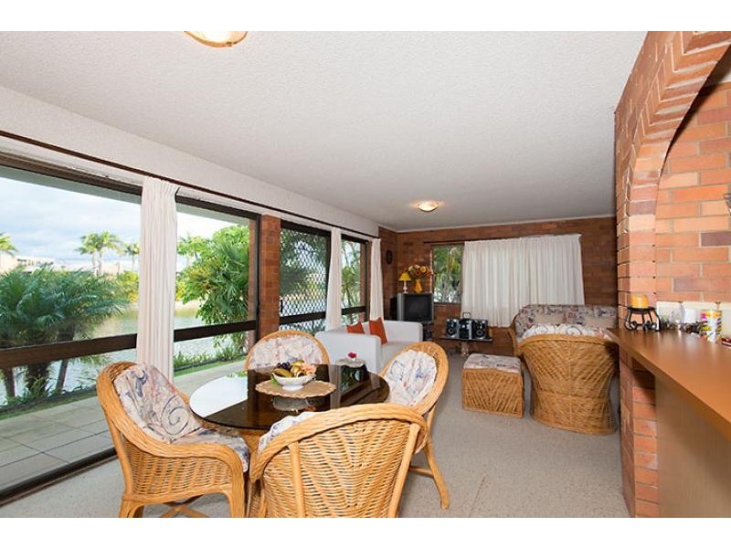 4/5 Barooga Crescent, Mooloolaba QLD 4557