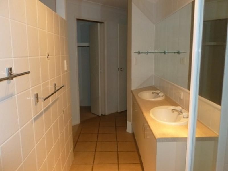 2 Tilapia Court, Mountain Creek QLD 4557