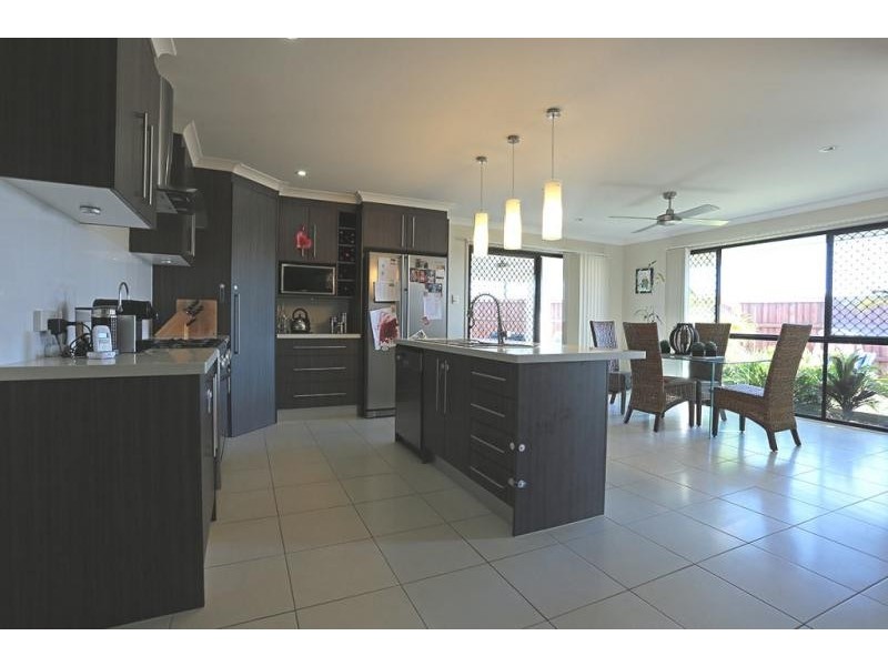 2 Holloway Street, Mountain Creek QLD 4557