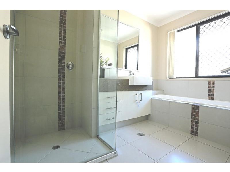 2 Holloway Street, Mountain Creek QLD 4557