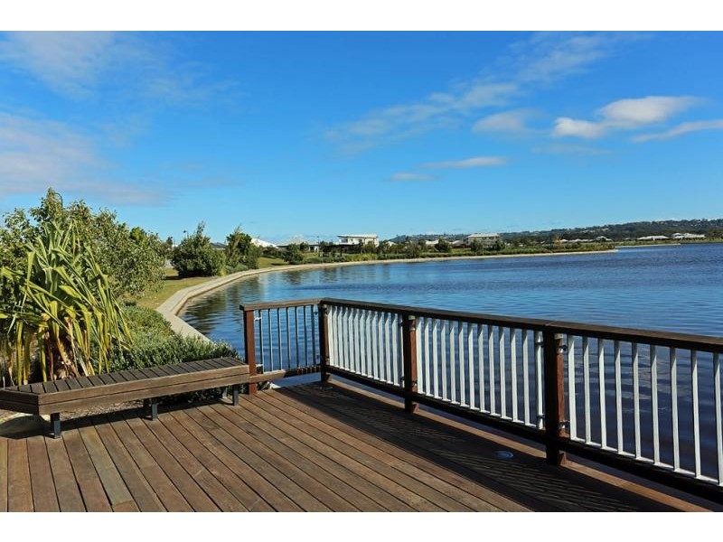 2 Holloway Street, Mountain Creek QLD 4557