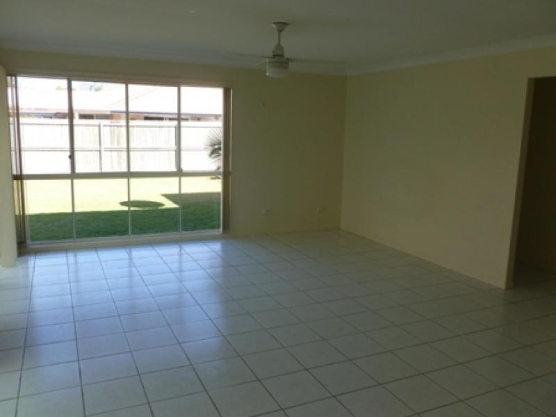 4 Honeymyrtle Court, Mountain Creek QLD 4557