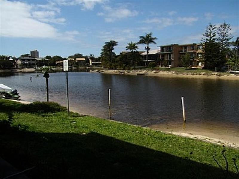 2/17 Barooga Crescent, Mooloolaba QLD 4557