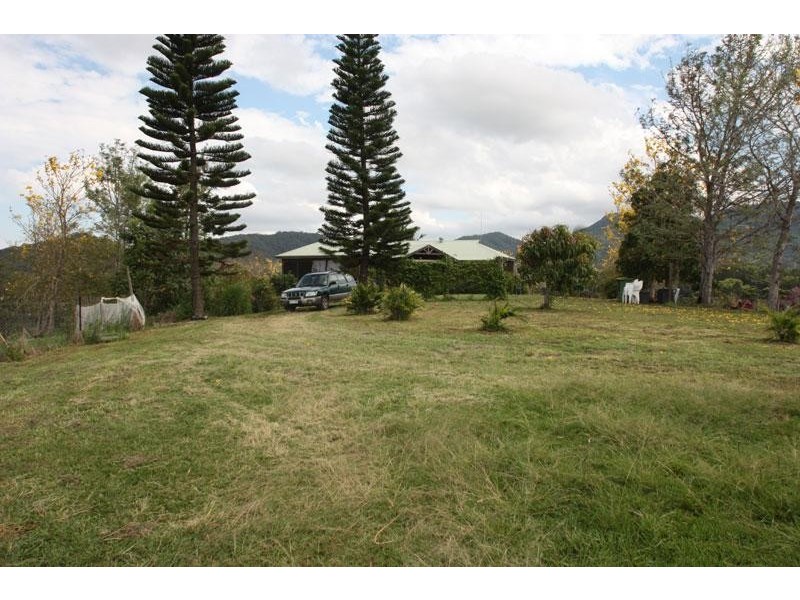 310 Memorial Avenue, Eumundi QLD 4562