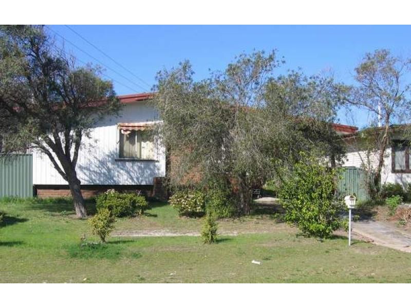 11 Alexander Avenue, Caves Beach NSW 2281