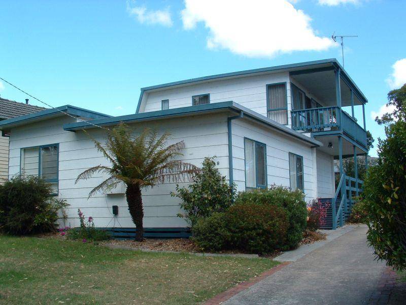 8 Tait Street, Eagle Point VIC 3878