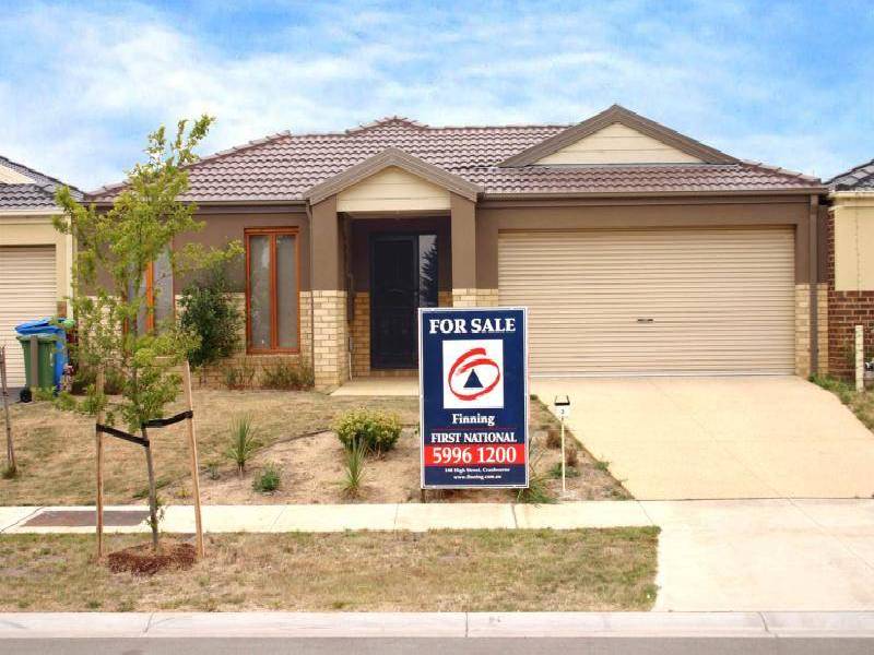 3 Sunbird Avenue, Cranbourne VIC 3977