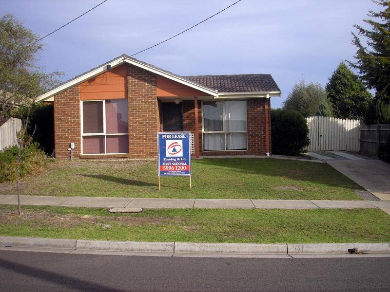 6 Bates Street, Cranbourne VIC 3977