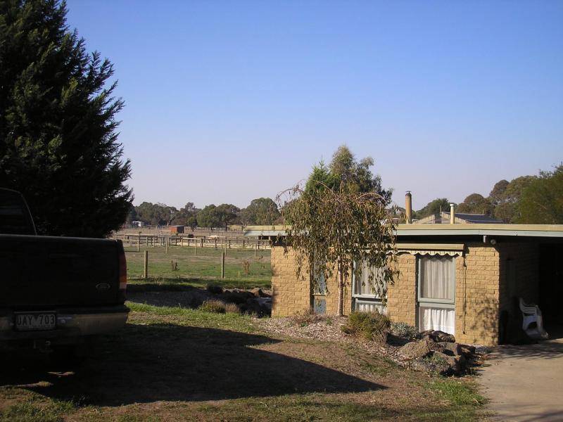 8 Kelly Road, Cranbourne South VIC 3977