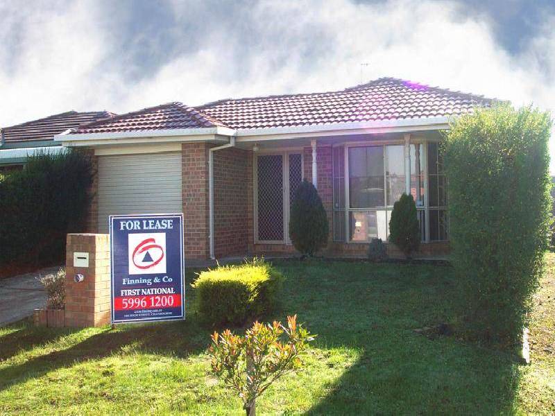 10 Bellarine Drive, Cranbourne VIC 3977