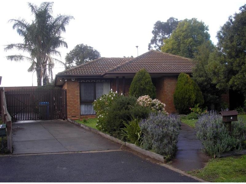 8 Haydon Court, Cranbourne VIC 3977