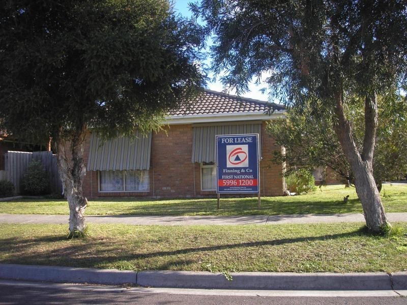 45 Navarre Drive, Cranbourne VIC 3977