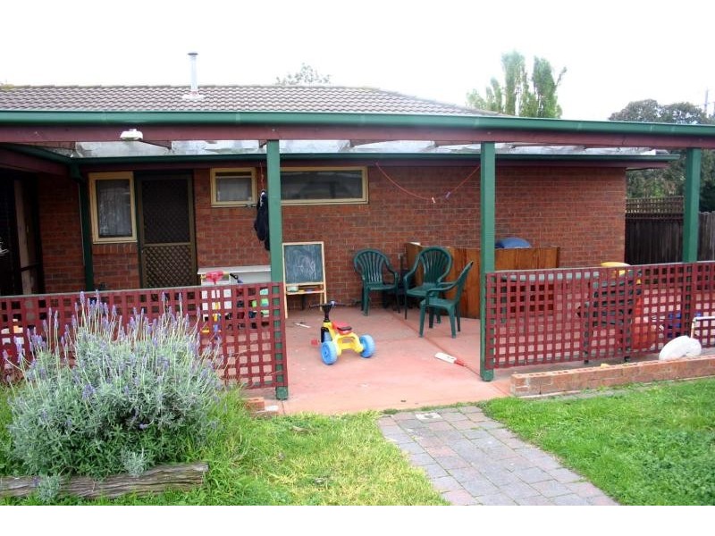 14 Elizabeth Street, Cranbourne North VIC 3977