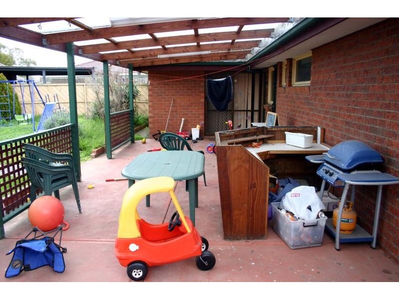 14 Elizabeth Street, Cranbourne North VIC 3977